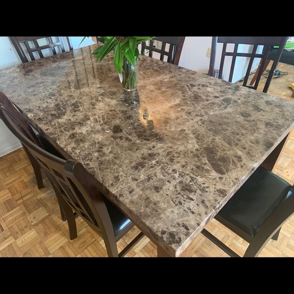 Table and Chairs - Picture 4 of 6